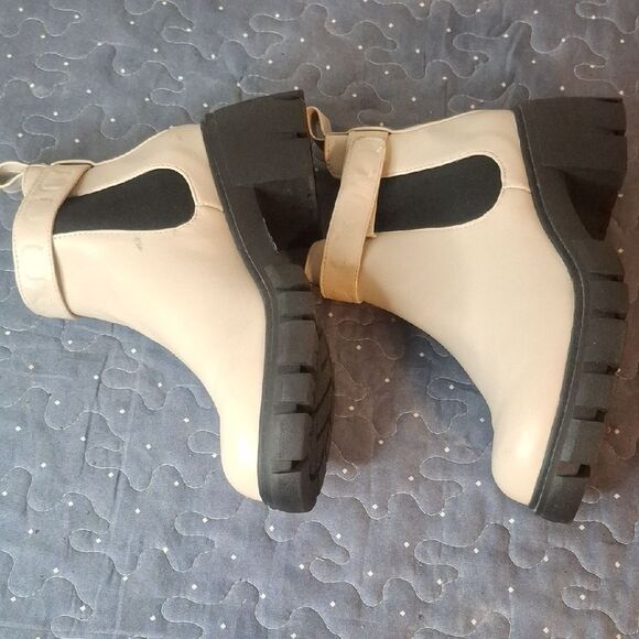 Madden Women's Cream Ankle Boots size 6 - Picture 3 of 7